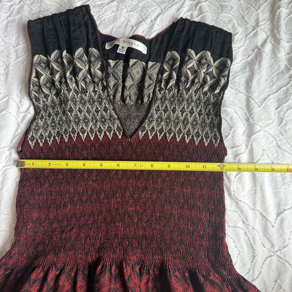 Max Studio Black Grey Red Burgundy Patterned Dress Cinch Waist V Neck - Picture 4 of 7